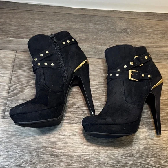 Guess Black Heeled Boots with Studded Straps woman’s 8.5 (j82) - Picture 2 of 10